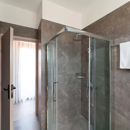 Lotus Luxury Apartament Kremastí