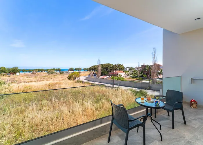 Lotus Luxury アパート クレマスティ