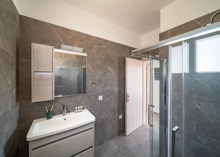 Lotus Luxury クレマスティ