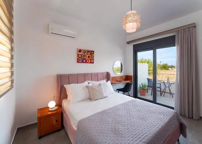 Lotus Luxury アパート