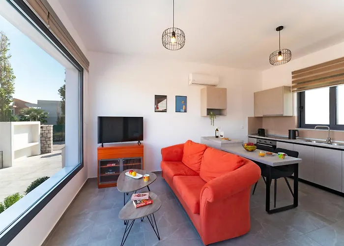 Lotus Luxury Kremastí