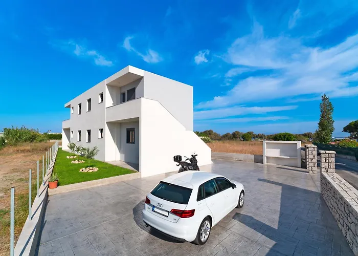 Lotus Luxury アパート *