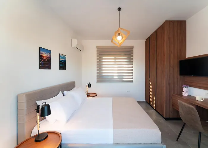 Lotus Luxury クレマスティ