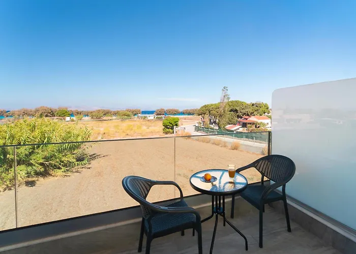 Lotus Luxury アパート クレマスティ