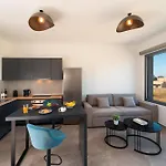 Lotus Luxury Apartment *