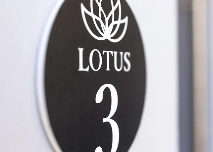 Lotus Luxury Kremastí